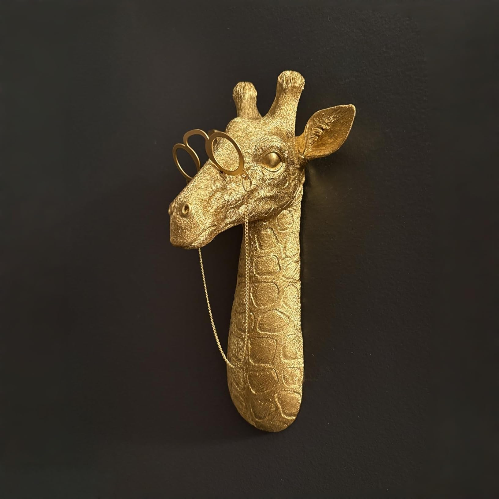 WVOPIAHY Figurine murale girafe dorée avec lunettes - Décoration murale en résine - Longueur : 29 cm - Largeur : 14,5 cm