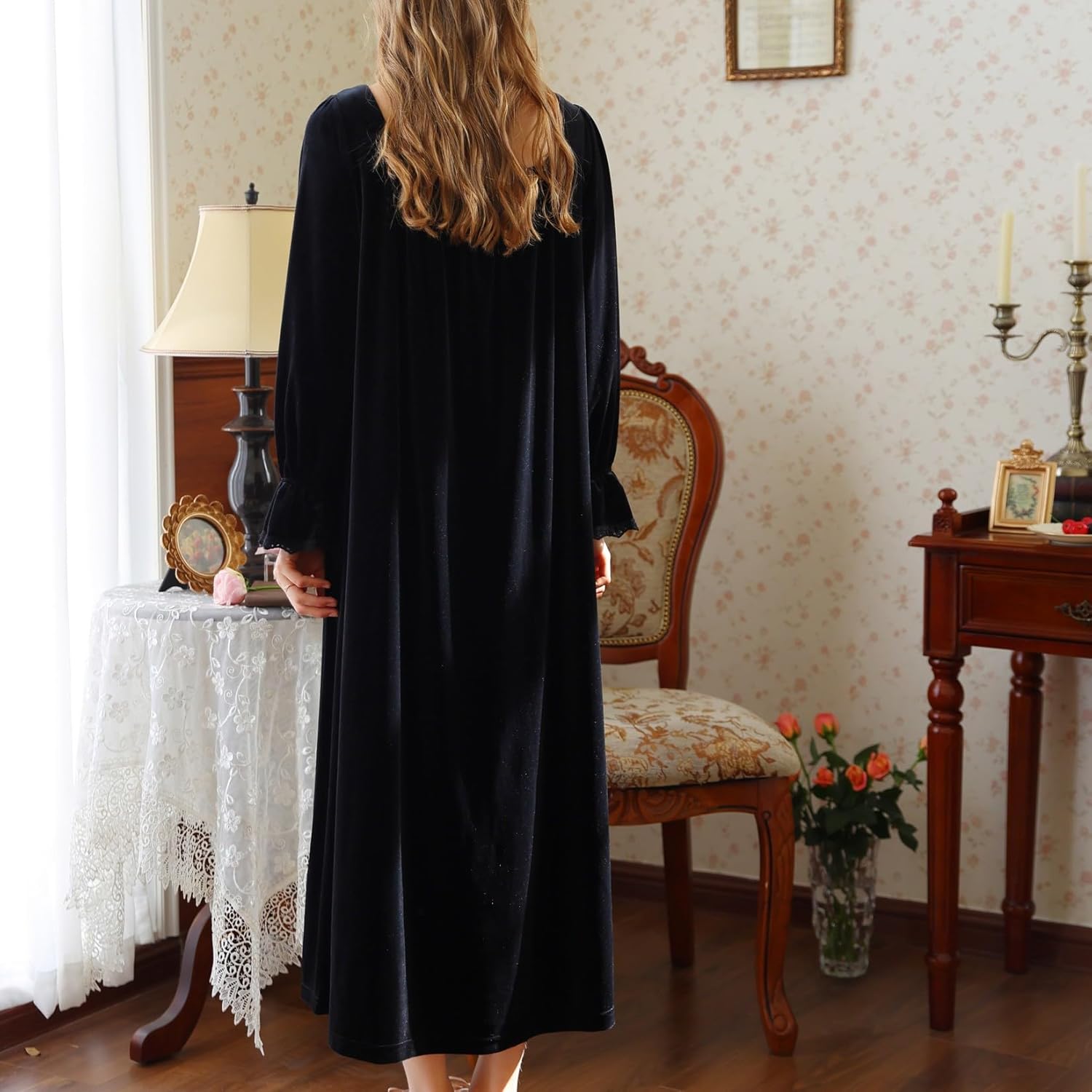 Women's Long Sleeve Victorian Princess Nightgown Velvet Nightdress Elastic Cuffs Lace Old Fashioned Sleep Dress
