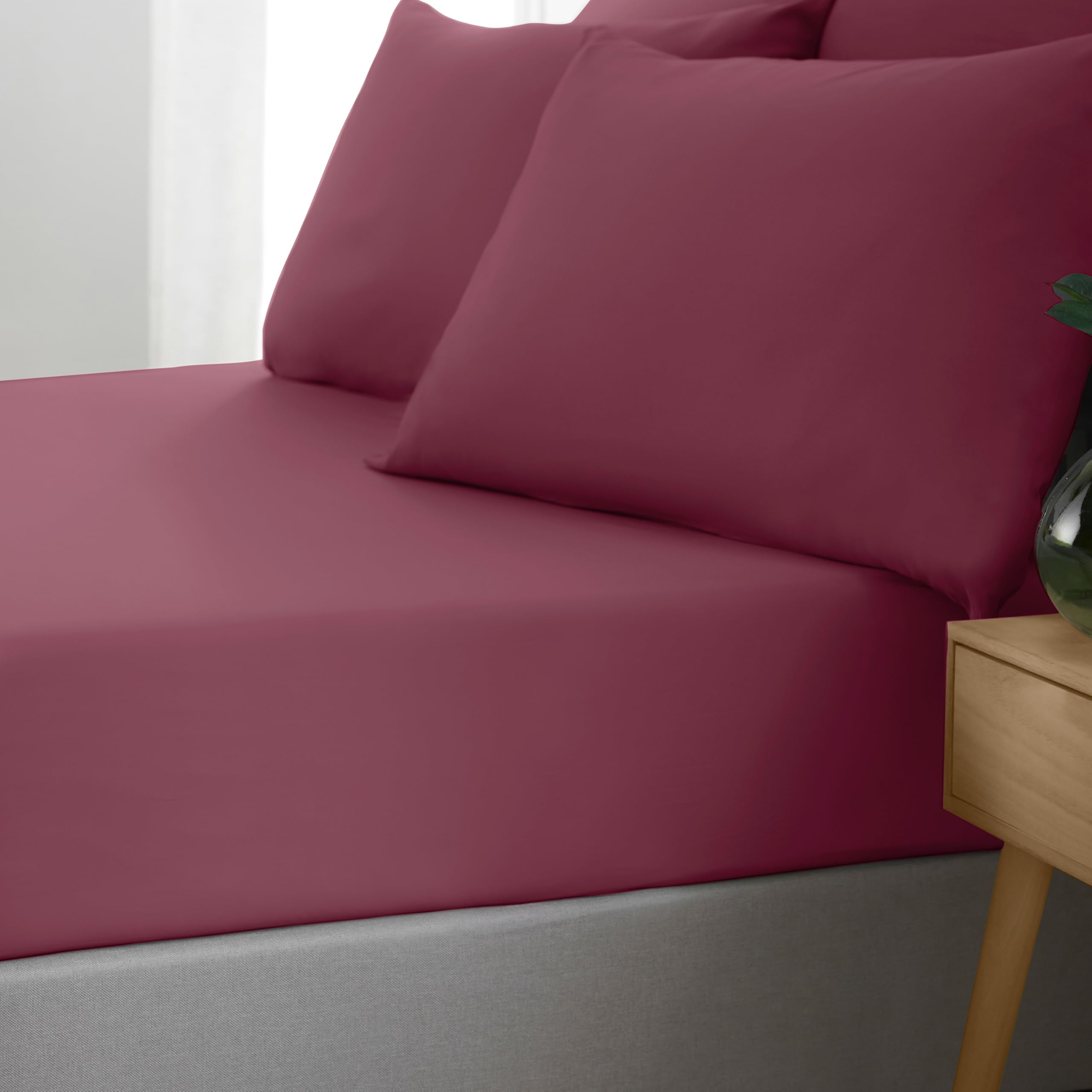 Catherine Lansfield So Soft Non-Iron Double Fitted Sheet Burgundy