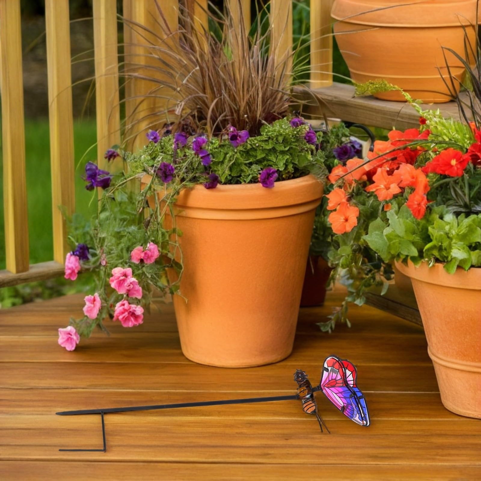 Housoutil Gartenstecker Schmetterlinge 3 Stück aus Glas und Metall Wetterfeste Deko für Wege und Blumenbeete Dekorative Pflanzstecker für Frühlingsgarten und Terrasse