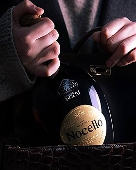 TOSCHI NOCINO トスキ ノチーノ Nocino Toschi 70cl – Bottle of Italy