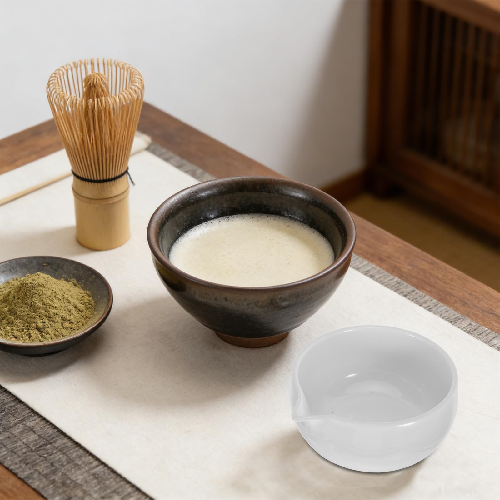 Zerodeko Ciotola Matcha in Ceramica Bianca con Beccuccio per Servire, Design Elegante per Cerimonia del Tè a Casa, Accessorio Tradizionale per Amanti del Tè