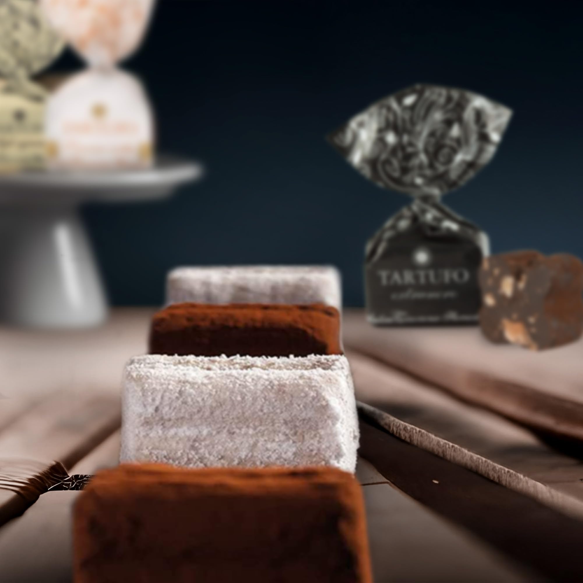 Antica Tartufi Dolci Extra Dark, 1kg Feinste Italienische Trüffelpralinen, Glutenfrei & Köstlich, Ideal als Edle Geschenkidee und zum Kaffee - 70 Stück, je 14g - Großpackung Pralinen