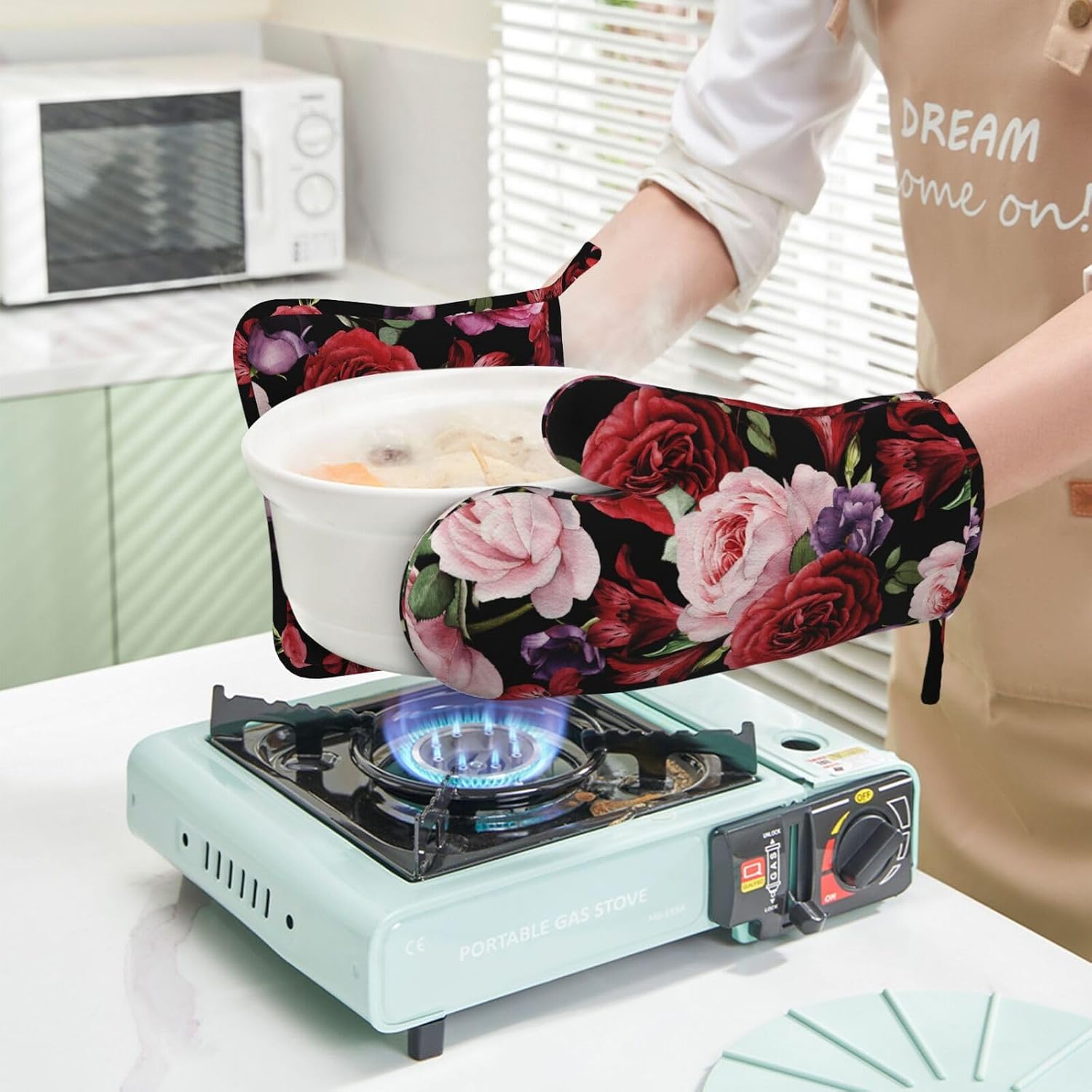 Red Pink Floral Rose Trendy Oven Mitts And Pot Holders Sets, 4pcs Silicone Non-Slip Kitchen Mitts Potholders Heat Resistant Bbq Gloves Hot Pads For Cooking Grilling Baking Microwave Chef Gifts Decor