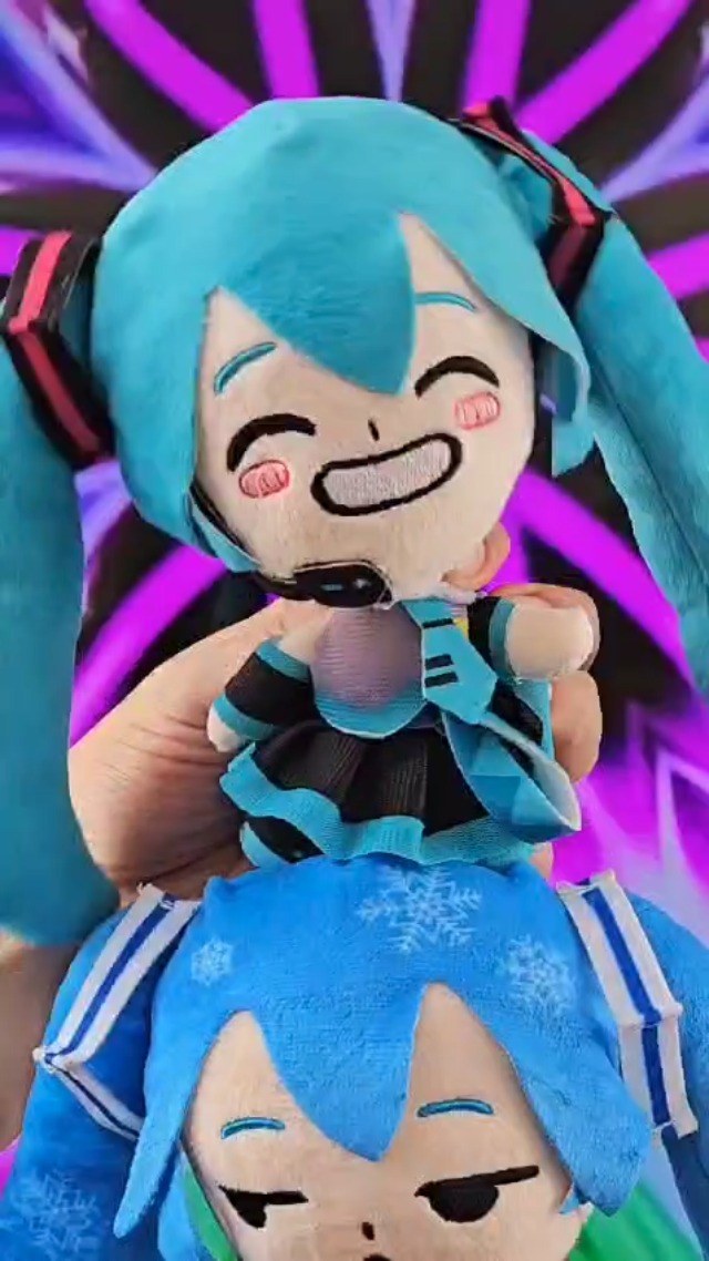 Amazon.com: Hatsune Miku Sakura Miku 6” Plush Toy – Pink Cherry