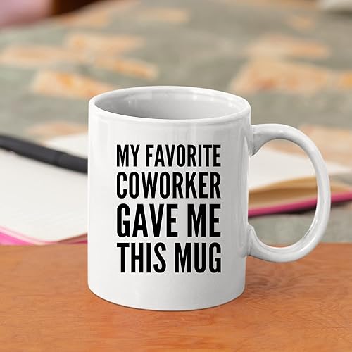 Miniatura 5 de Panvola Taza de café con texto en inglés My Favorite Coworker Gave Me This Going Away Coworker - Taza divertida para jefe de oficina, regalo de