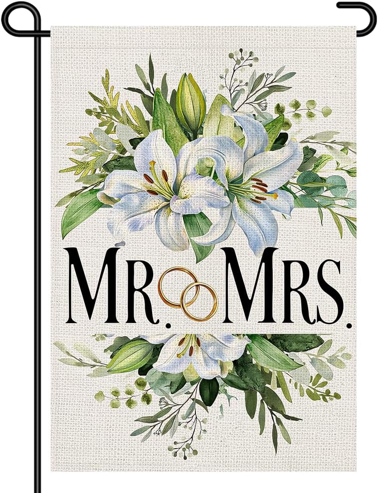 Mr. & Mrs Just Married Wedding Garden Flags for Outside 12x18 Inch Double Sided Burlap, Floral Marriage Welcome Romantic Small Flag Farmhouse Yard Lawn Outdoor Decoration DF947