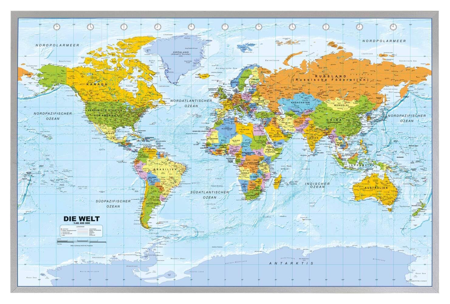 Politische Weltkarte auf Pinnwand