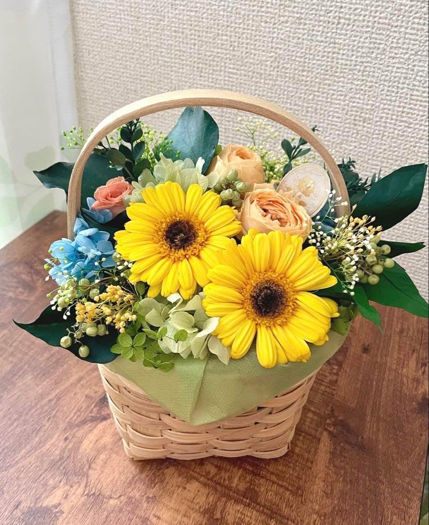 おひさま色のフラワーバスケット..**.プリザーブドフラワー 贈り物 おひさま色のフラワーバスケット..**.プリザーブドフラワー 贈り物