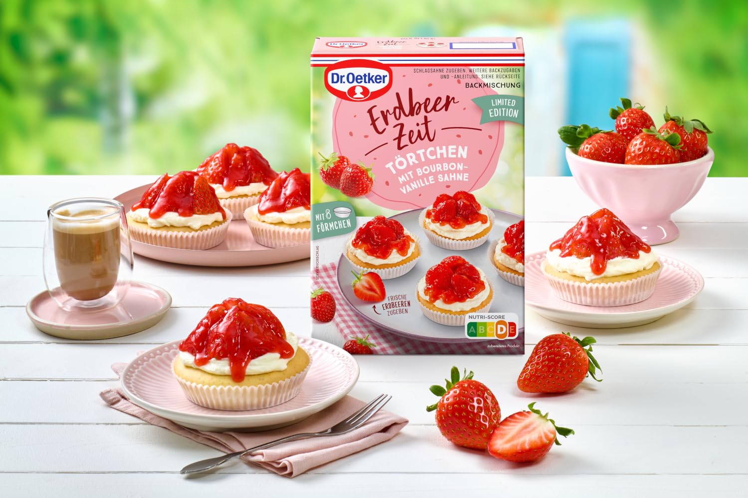 Dr. Oetker Erdbeer-Zeit, 8er Probier-Set Kuchen-Backmischung für 2x Maulwurf Kuchen, 2x Törtchen, 2x Tiramisu Schnitten und 2x Joghurt-Sahne-Torte, 8 verschiedene Erdbeerkuchen