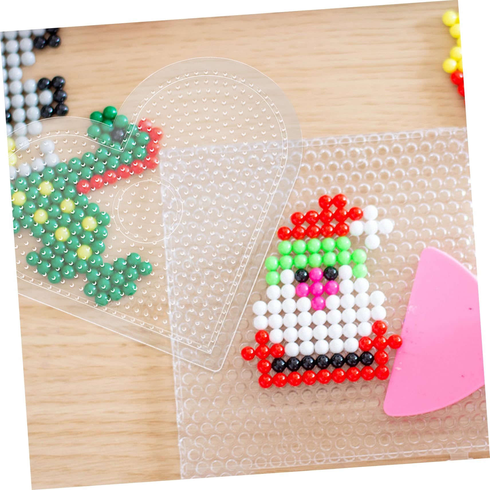 Toddmomy Lot de Plaques à Perles à Repasser Transparentes Assortiment Formes Carré Cœur Rond avec Clips pour Projets de Bricolage Créatifs et Perlage Bijoux