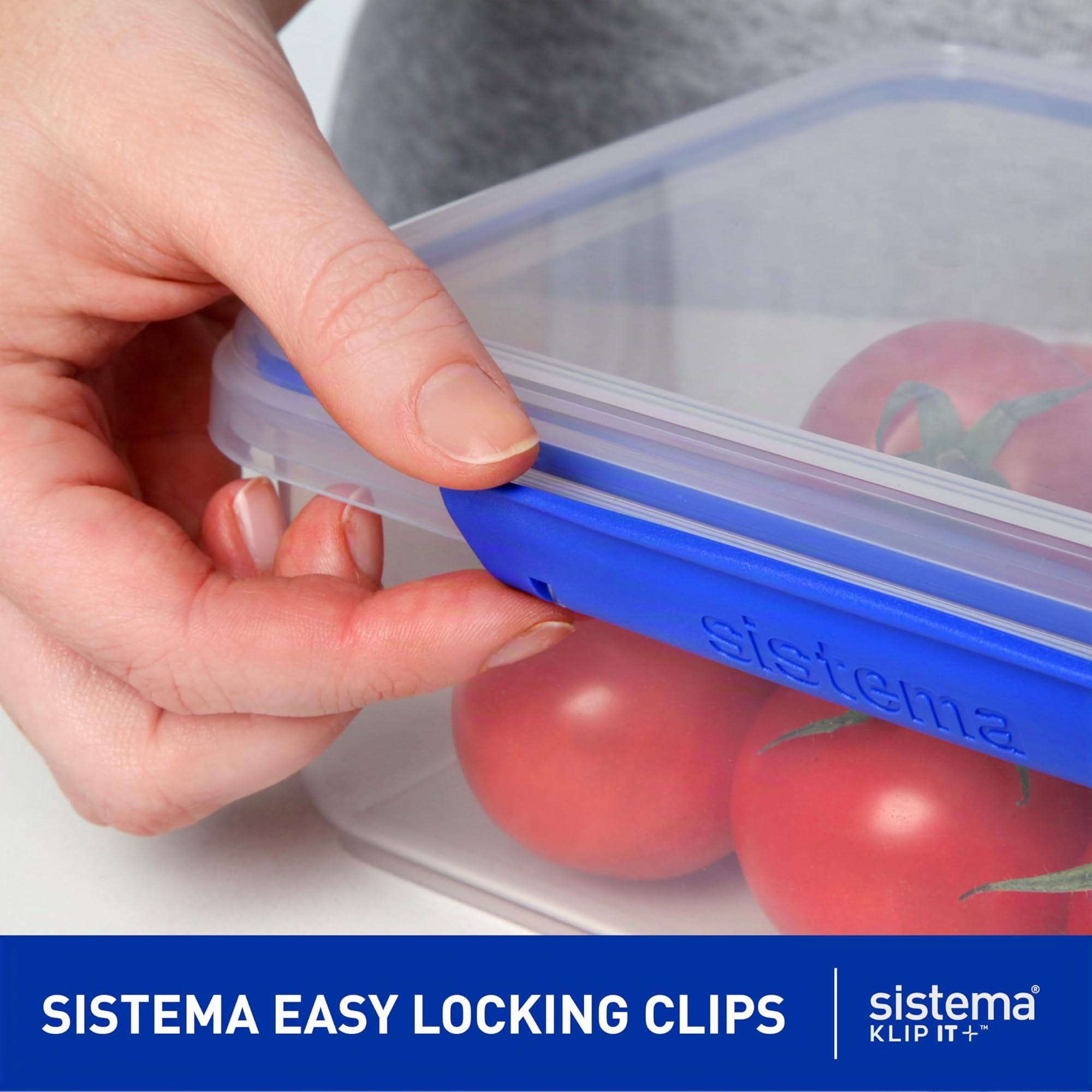 Sistema KLIP IT Frischhaltedose | 9,67 l | stapelbare und luftdichte Vorratsdose mit Deckel, geeignet für Kühl-/Gefrierschrank | BPA-freier Kunststoff | blaue Clips | 1 Stück (Packung mit 4)