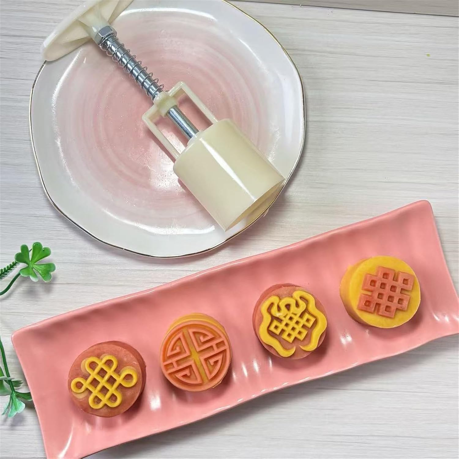 Chinese Knot Embossing Moons Cake ABS Hand Press for Traditional Pastries Making Kitchen Gadget Hand Press Moons Cake Maker
