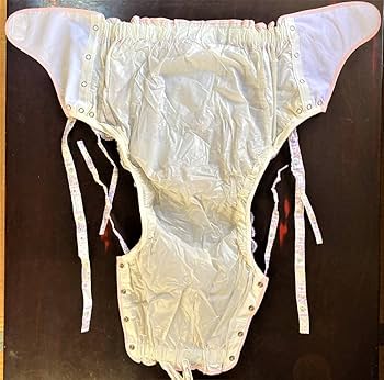 懐古　大人おむつカバー　Mサイズ　表は白サテン　裏はソフトビニール　金属ホック付 懐古 大人おむつカバー Mサイズ 表は白サテン 裏はソフト