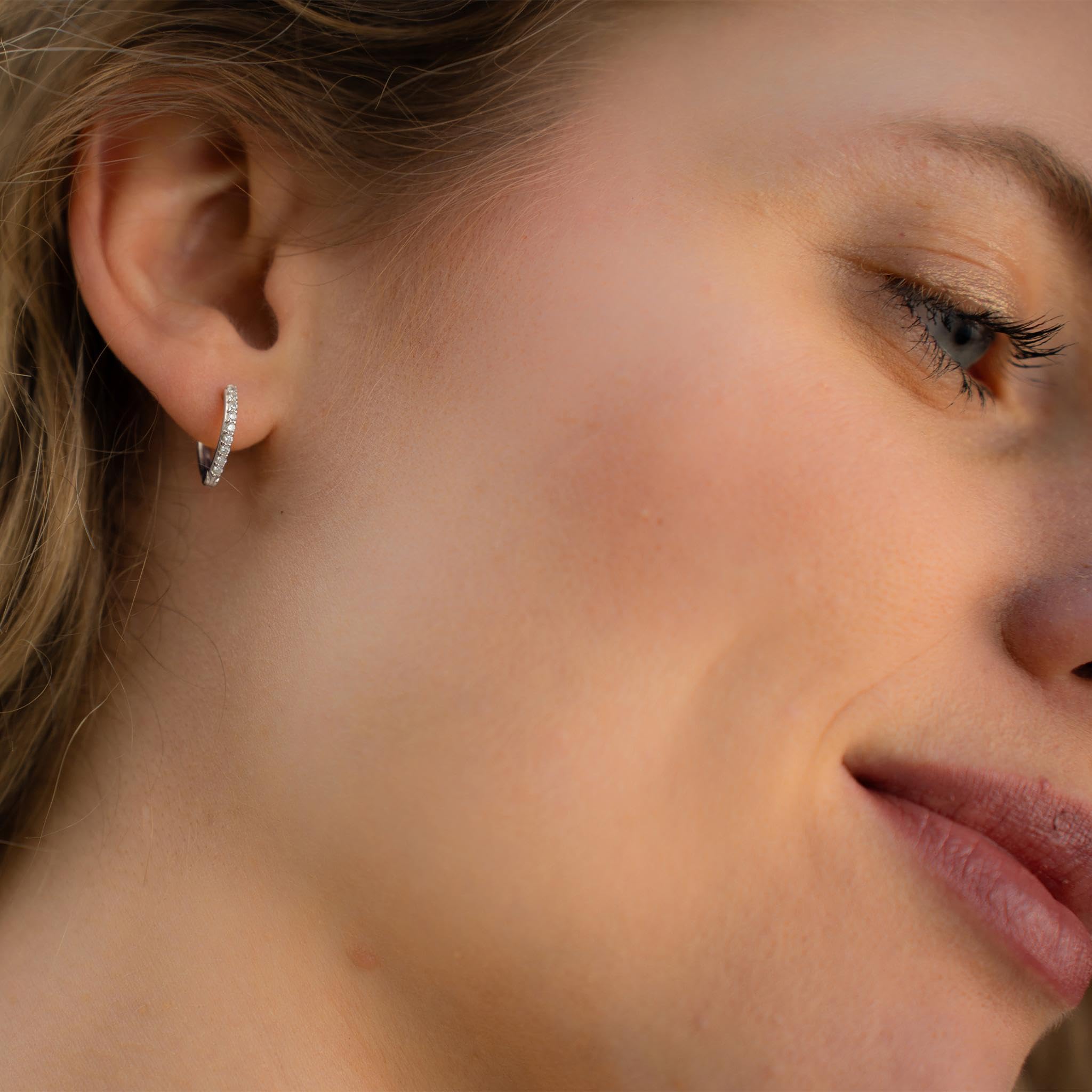 Creolen Silber 925 und Gold/Rosegold vergoldet Damen Ohrringe von AMOONIC | Kreolen klein in Tropfenform mit Zirkonia-Steinen, Schmuck Geschenk für Frauen Freundin Jahrestag Hochzeitstag Geburtstag