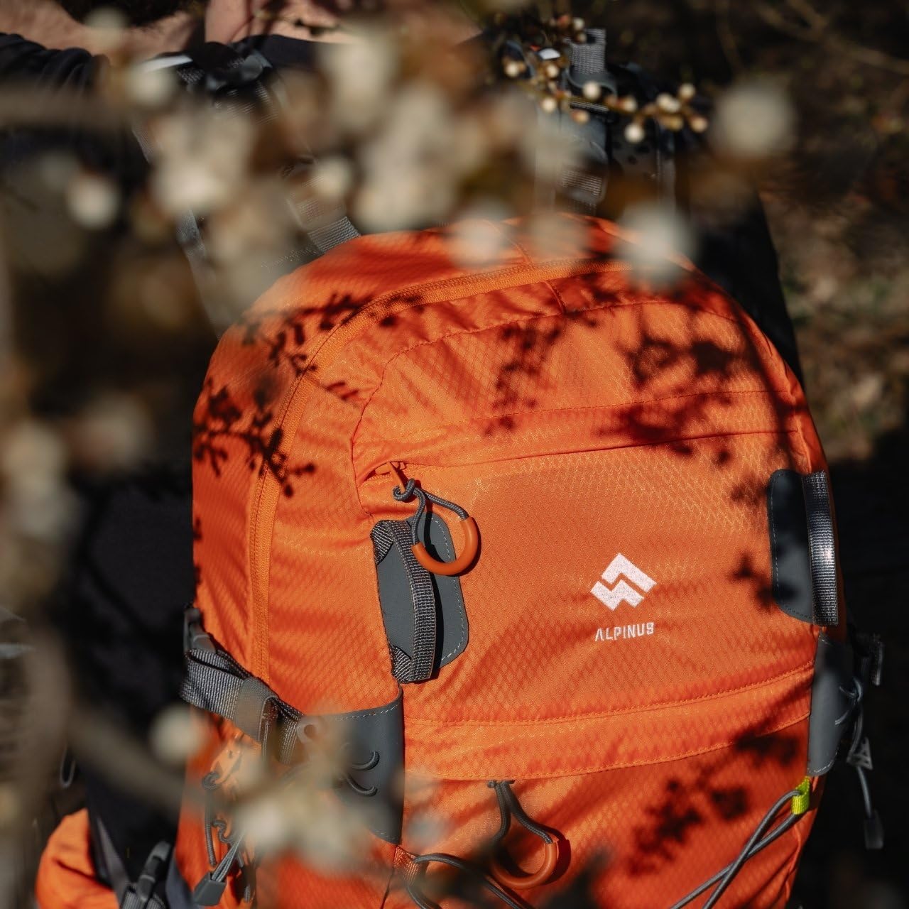 Alpinus - Wanderrucksack Fatra 30 L, Rucksack Sport und Outdoor, Trekkingrucksack Leichtes,Ttaktisches Modell, Backpacking Ergonomisch Geformte, Wanderrucksäcke - orange