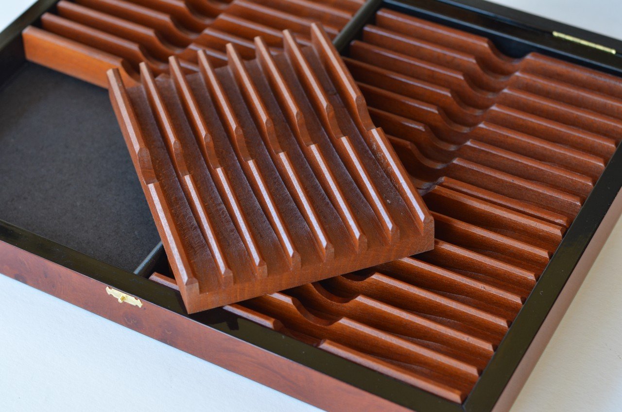 ThiersIssard Deluxe Elm Straight Razor Storage Display Case, 28 Slot