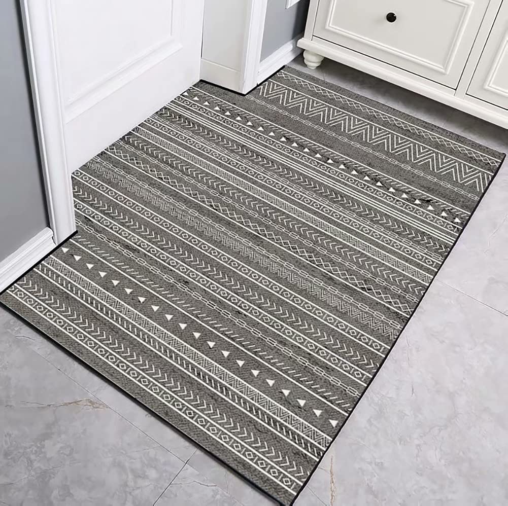 Tapis à poils longs style marocain pour créer un salon chaleureux et cocooning