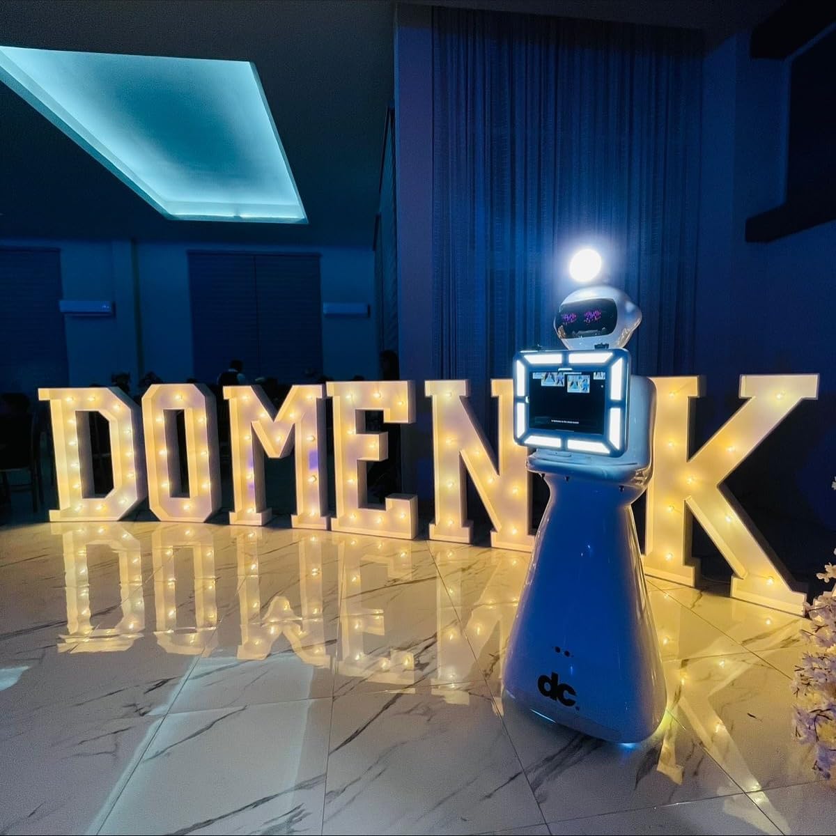 360 Photo Booth Automatic AI Instant Printing Selfie Kiosk with Ring Light Portable for Wedding Party Birthday Business Events Social Media Sharing