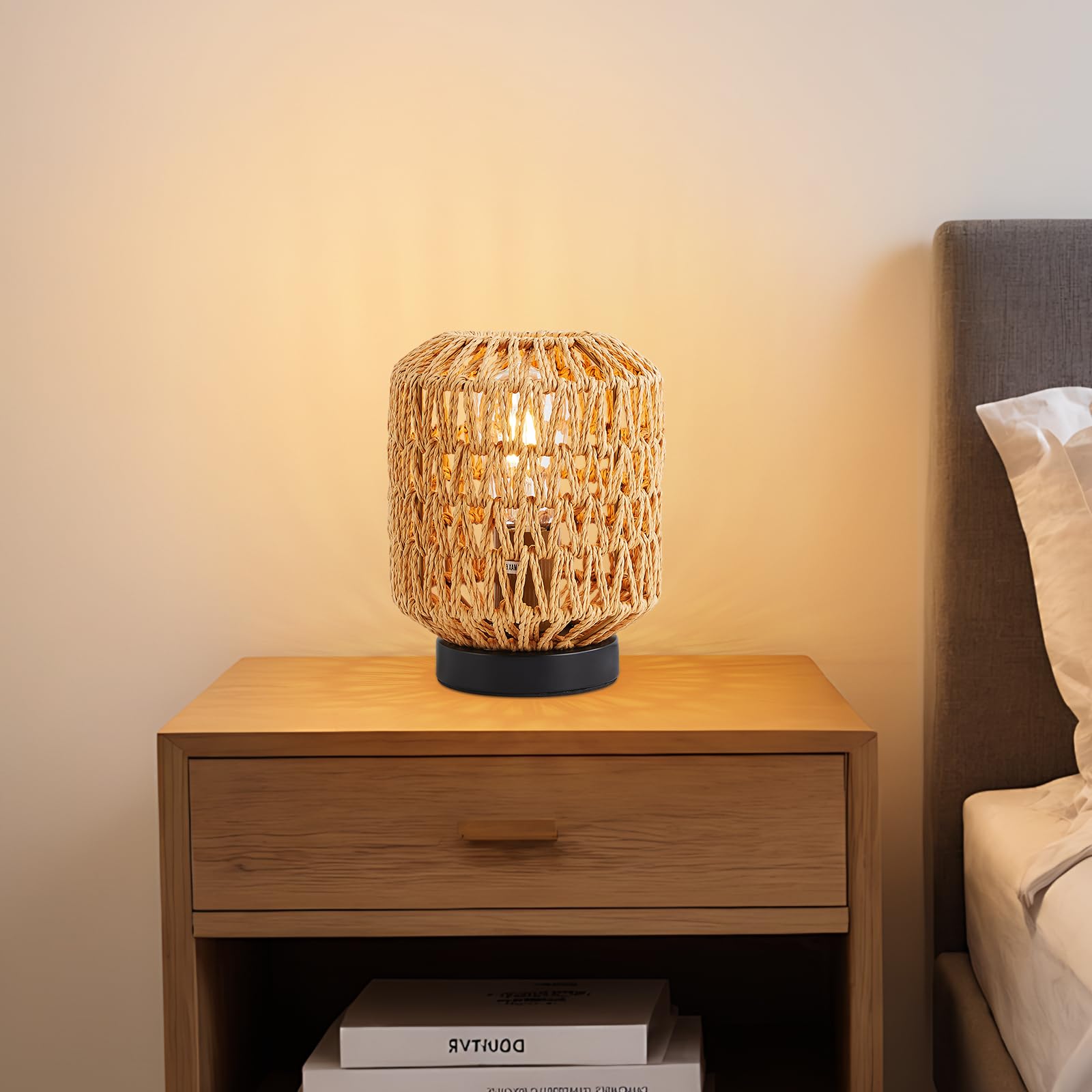 WILON Tisch Lampe, Rattan Tischlampe Kleine, Tischlampe mit Stecker, E27 Schreibtischlampe Retro, Handgewebte Lampenschirme, Nachtlicht Lampe für Schalfzimmer Kinderzimmer, Esszimmer, Hochzeit