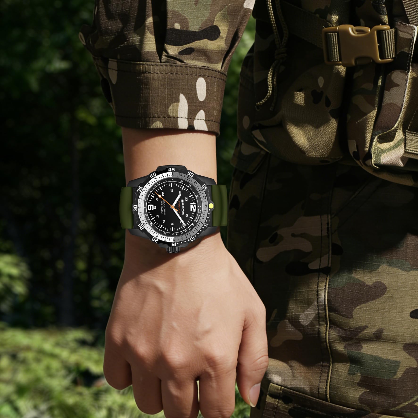 findtime Montre solaire analogique pour homme - Style industriel - Étanche - Tactique - Design cool - Lunette rotative unidirectionnelle - Bracelet en silicone - Boîtier en alliage