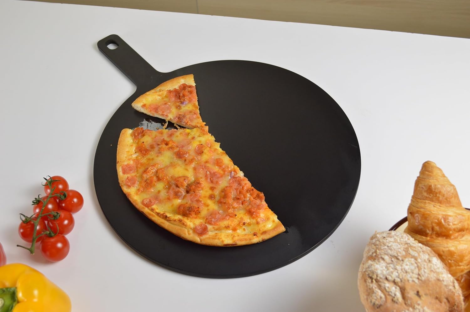 Black Pizza Board 20”X16” Round Pizza Cutting Board Pizza Serving Board For Kitchen Charcuterie Board Wood Fiber