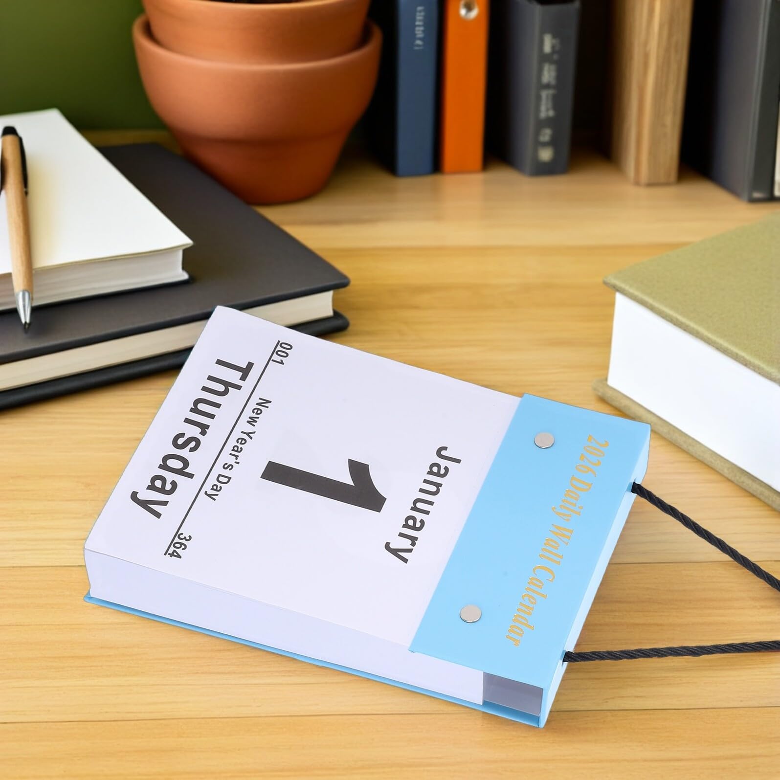 2026 Seitiger Abreißkalender Großdruck Tagesplaner mit Aufhängeschnur Tintensichere Schreibfläche Minimalistischer Wandkalender für Büro Schule und Zuhause