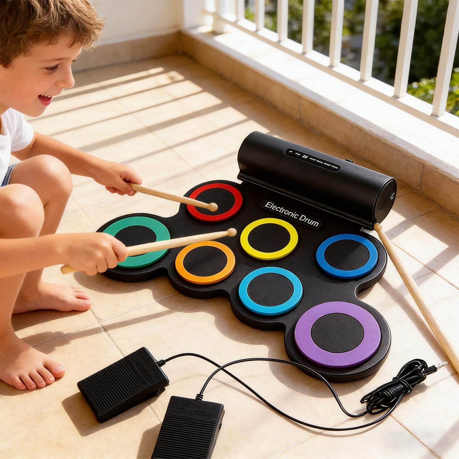 E Drum Pad mit faltbarer Funktion, USB Konnektivität und Soundschnittstellen für Kopfhörer, externe Lautsprecher, wiederaufladbare E Drums
