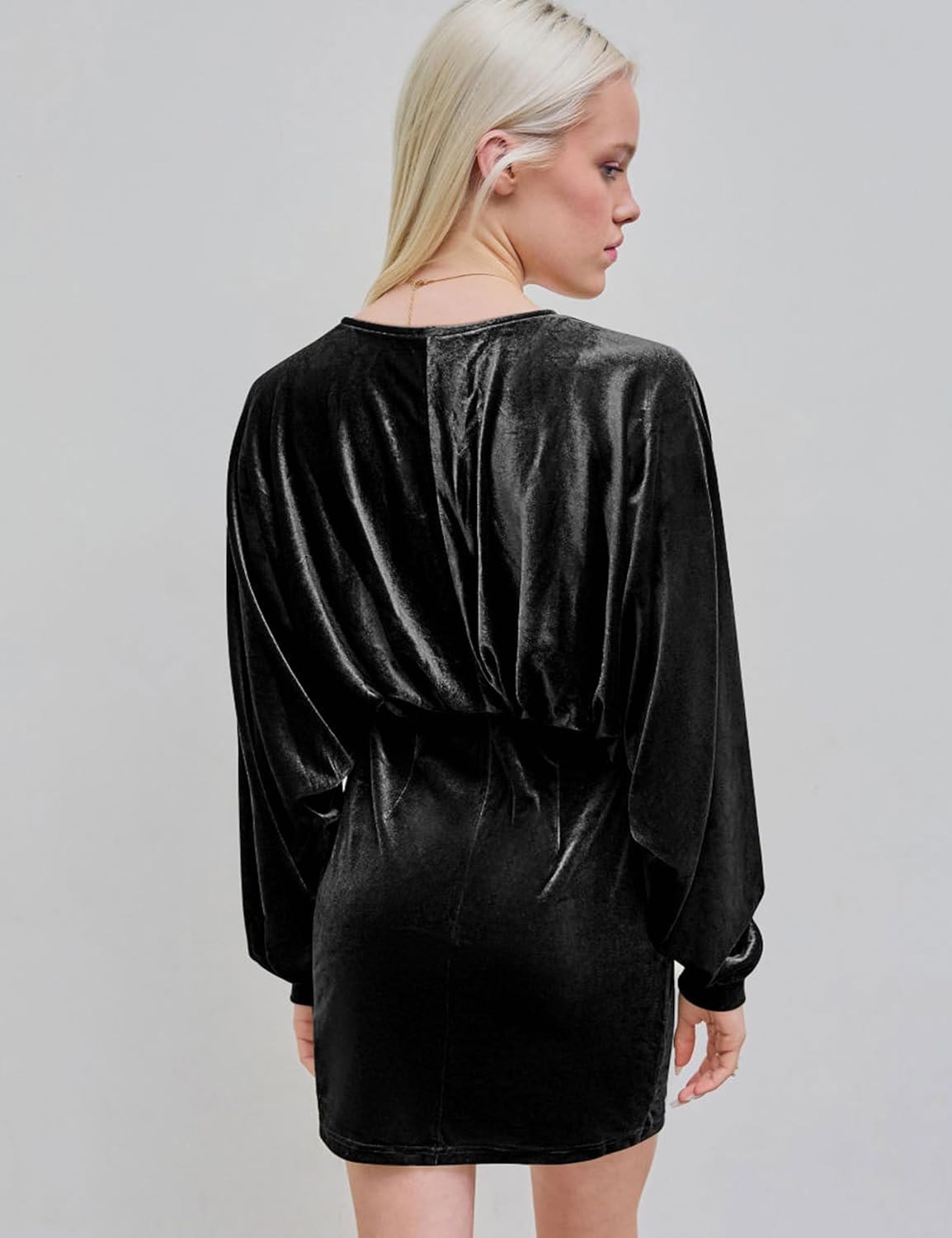 YMDUCH Women's Elegant Deep V Neck Long Sleeve Batwing Bodycon Velvet Mini Party Club Dress - Image 7