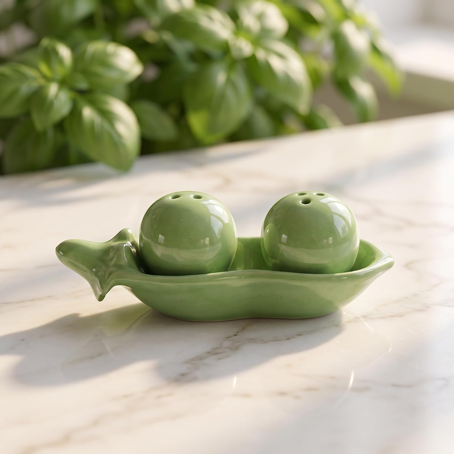 Pea Shaped Ceramic Pepper Bottle for Kitchen Dining Table Storage
