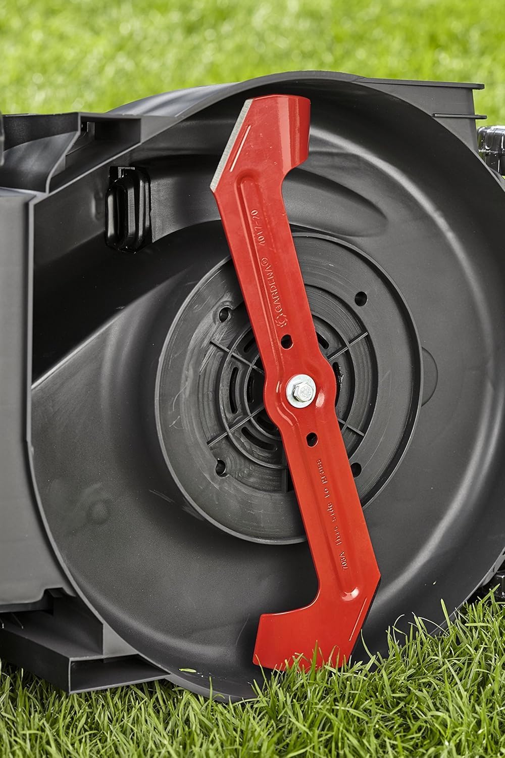 Close-up of the Gardena lawn mower blade