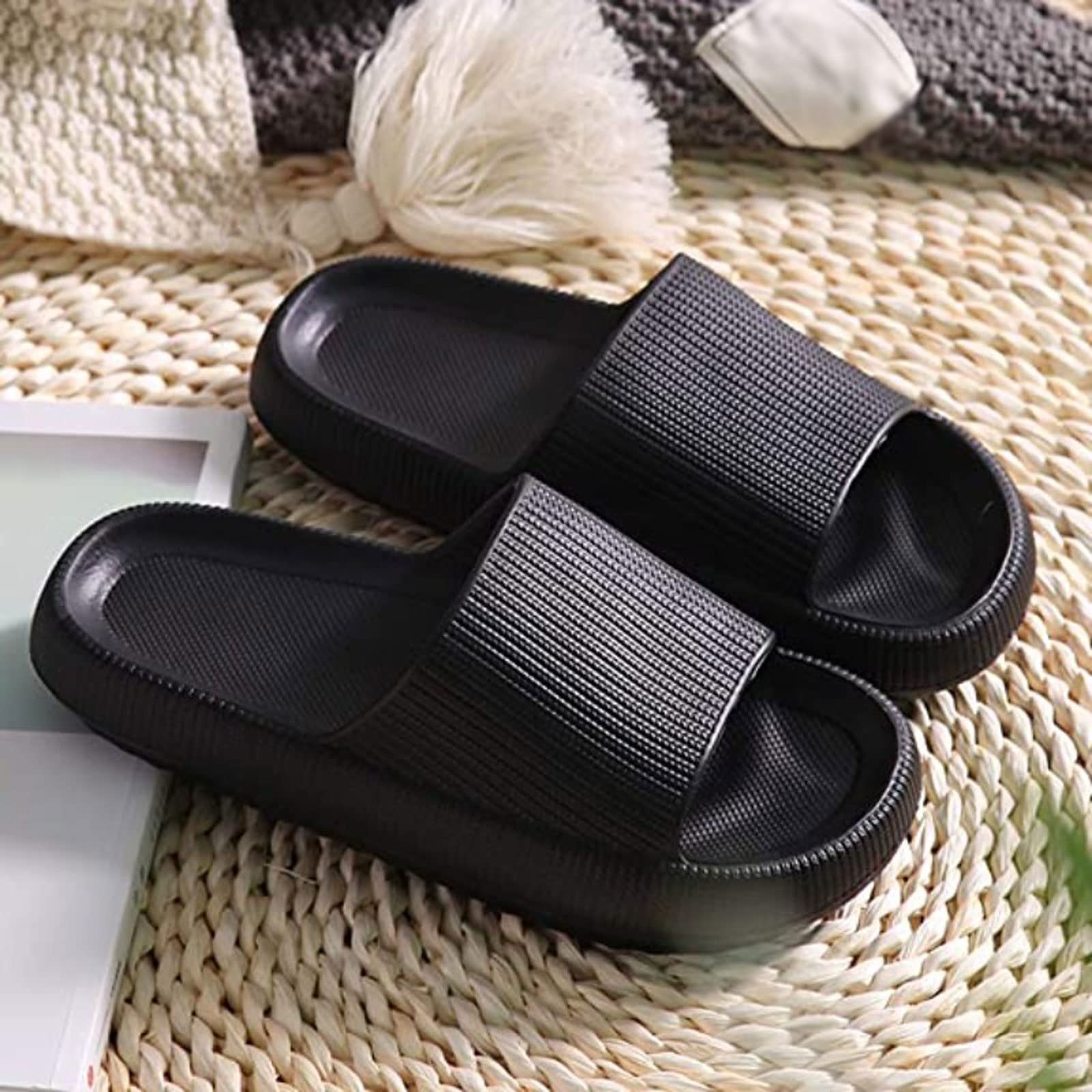 YHQZNLXQ Zapatillas para Mujer Zapatillas para el hogar Fondo Grueso Fondo Suave Baño Chanclas Antideslizantes Sandalias de Mujer Pareja Verano Zapatillas de Interior6.5 EU