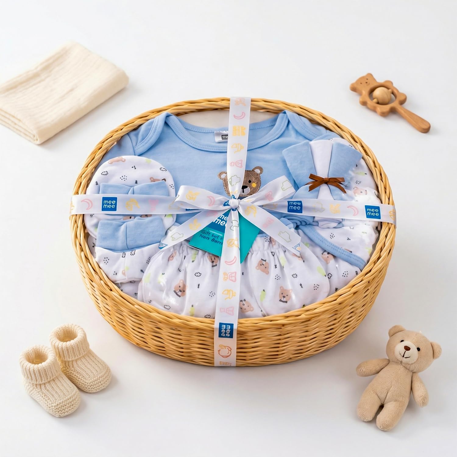 Mee Mee New Born Basket Baby Gift Set | Soft Cotton Clothing Essentials for Infants/Baby Girls, Boys | Baby Shower Clothing Hamper | 8 Pieces | (Round, Blue)