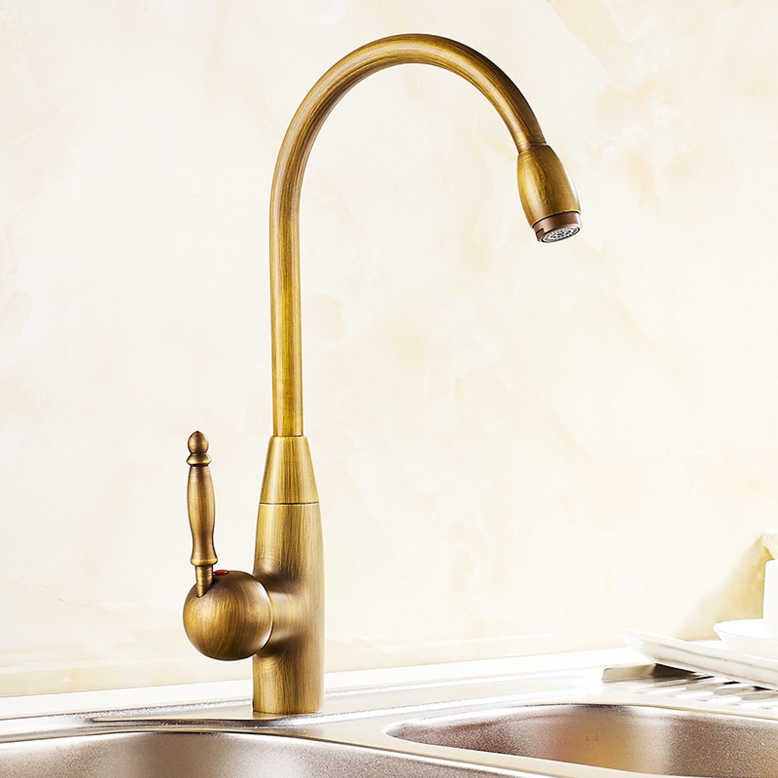 Grifo vintage frío y caliente Grifo de protección contra congelación al aire libre Lavabo de encimera sin manguera