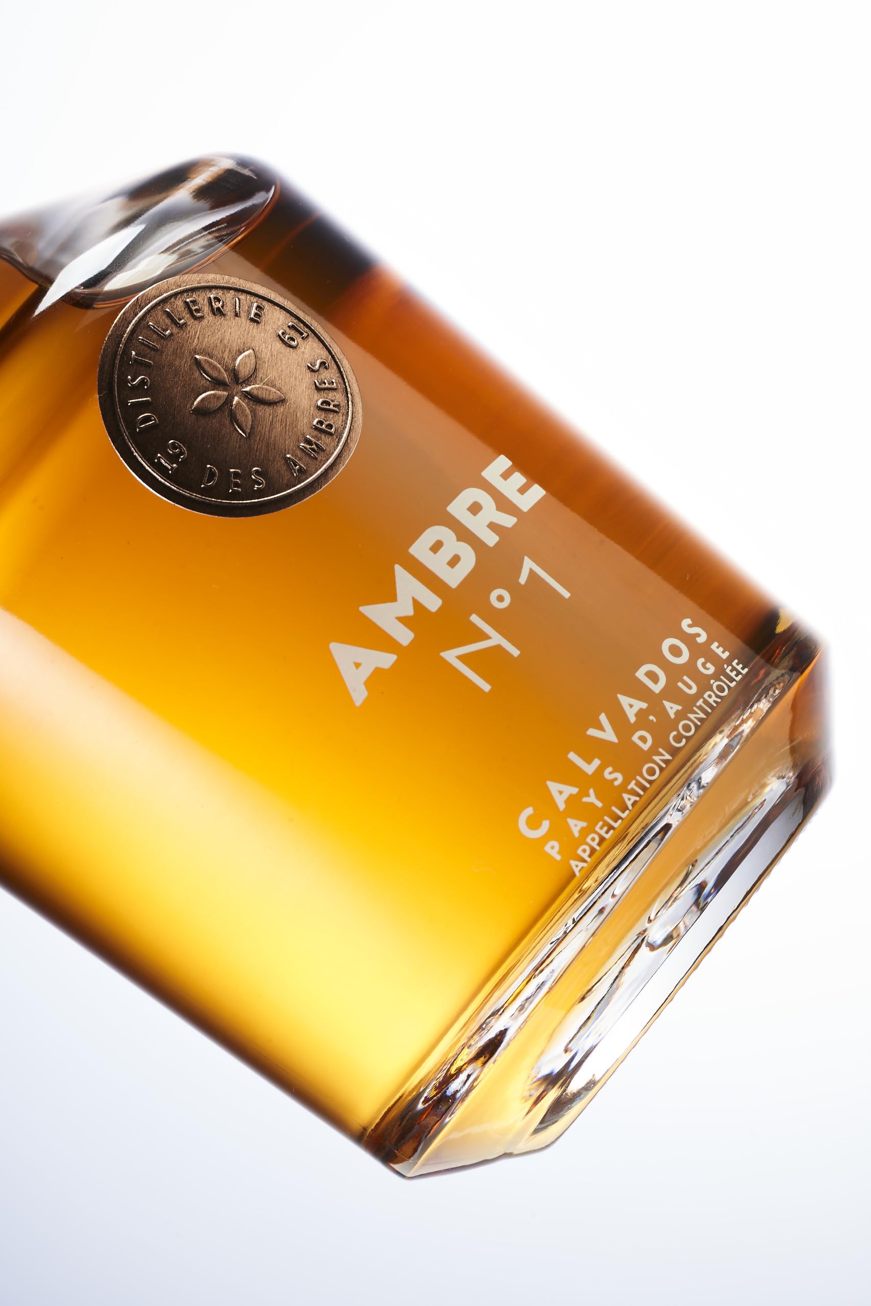 Distillerie des Ambres Calvados Ambre No 1 ‎43% vol. - Calvados aus Pays d'Auge Frankreich (1 x 0.7 l)