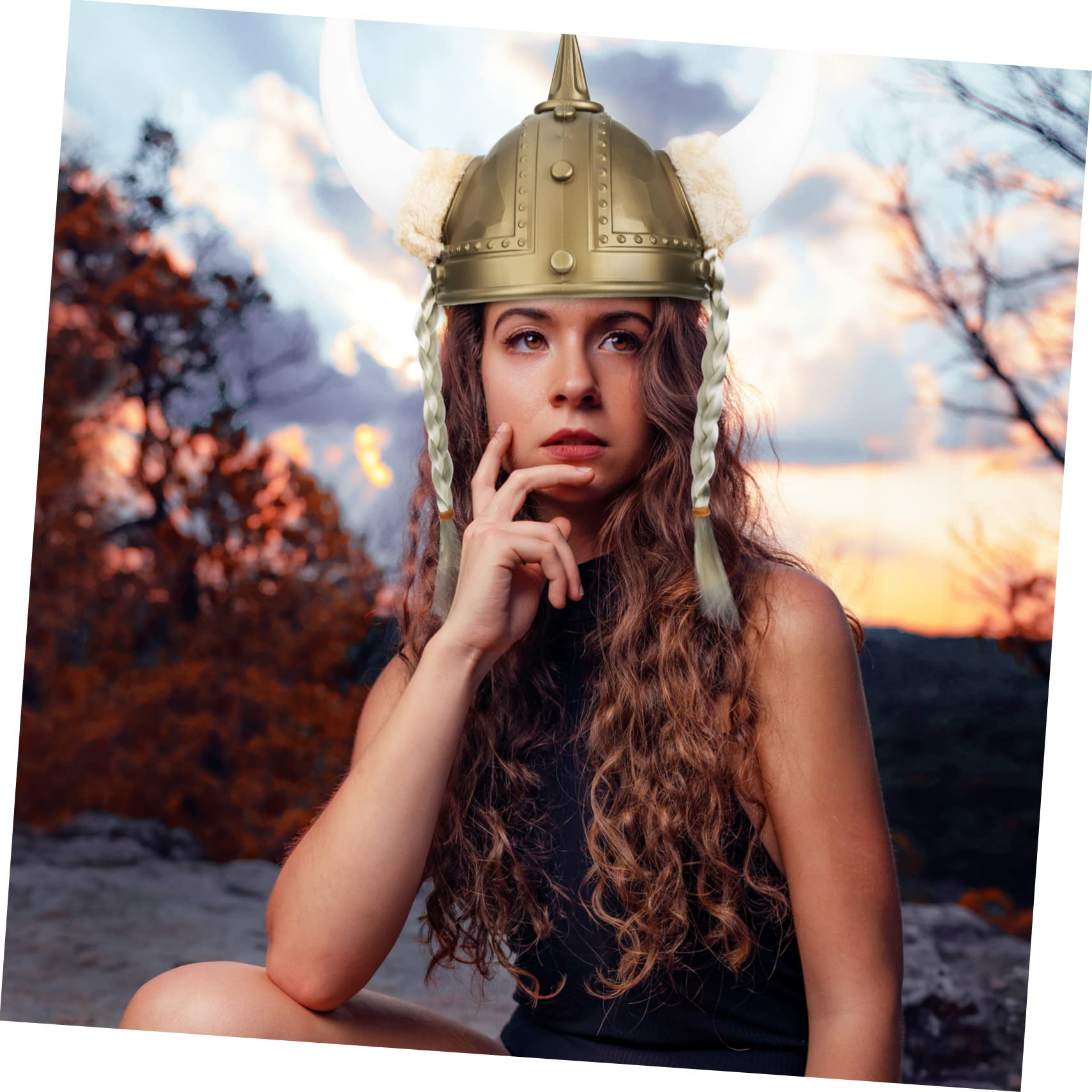 LIFKOME Cappello da Costume da Vichingo Corna di Bue in Plastica Oro per Performance di Danza e Travestimenti Cosplay Effetto Decorativo e Misterioso