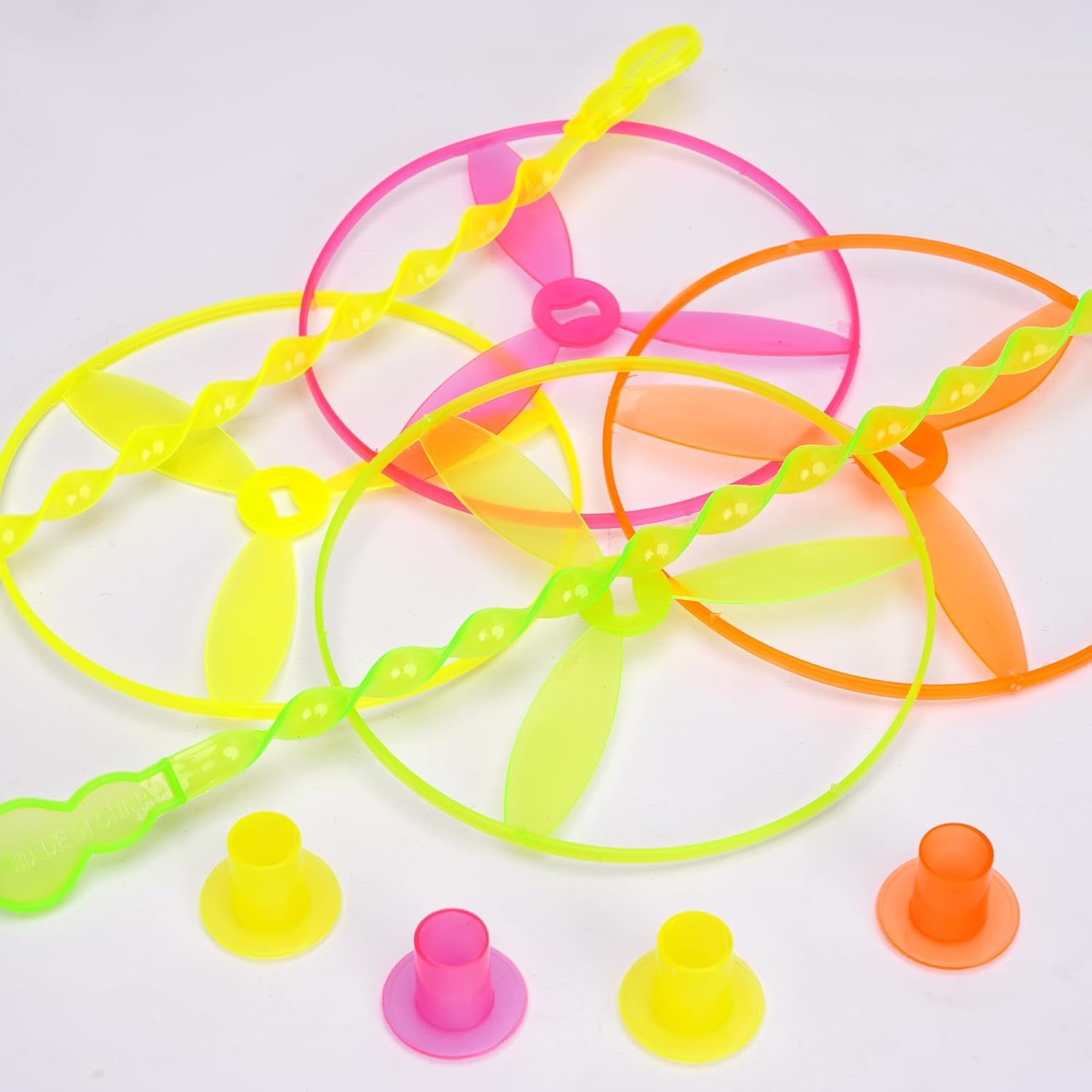 50 Pcs Plastic Flying Helicopter Toy Set Flying Twist Disc with Launchers Spinning Bamboo Dragonfly Plastic Propeller for Kids Party Favors Gifts