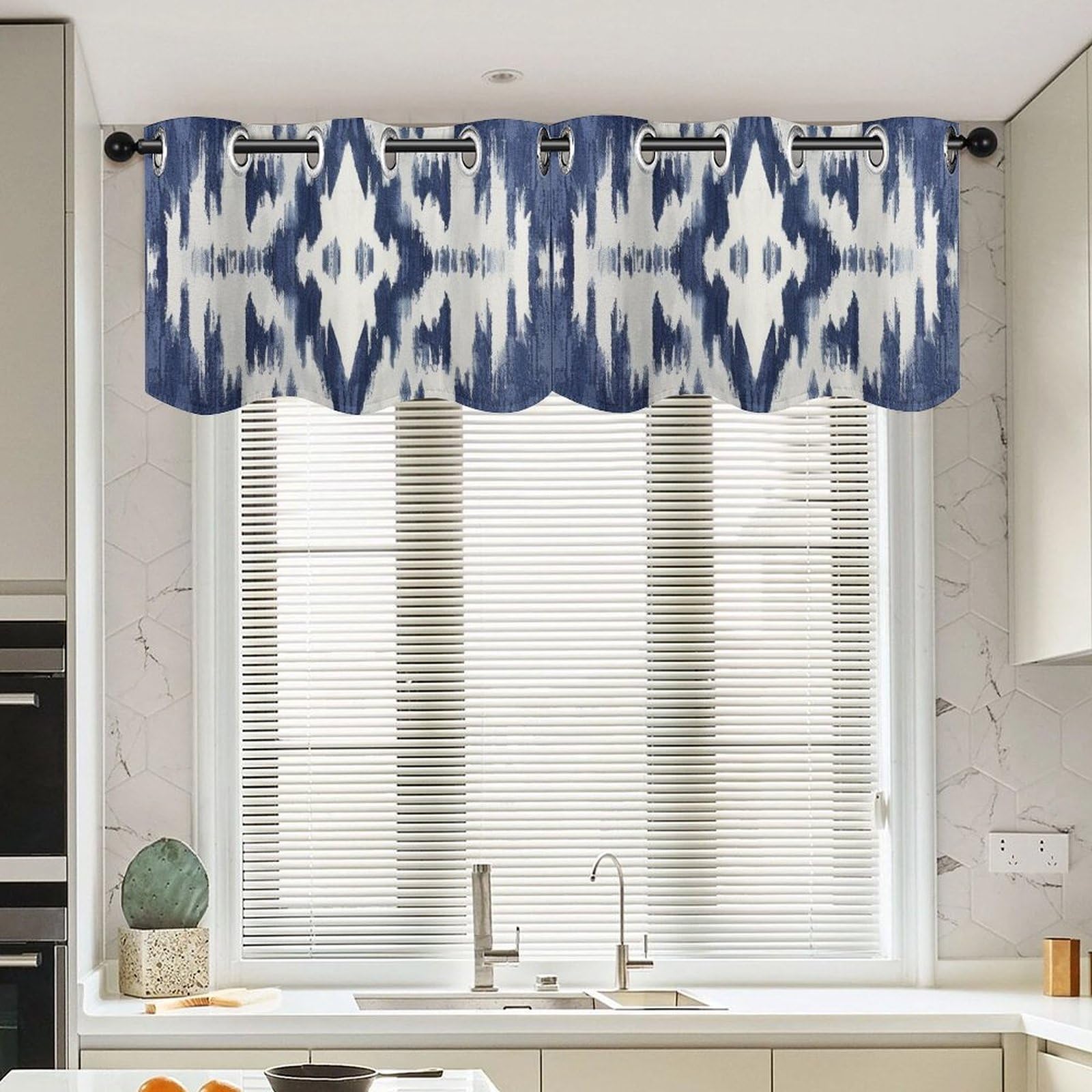 Rideaux Ikat bleu gris de petite fenêtre de salle de bain et cuisine