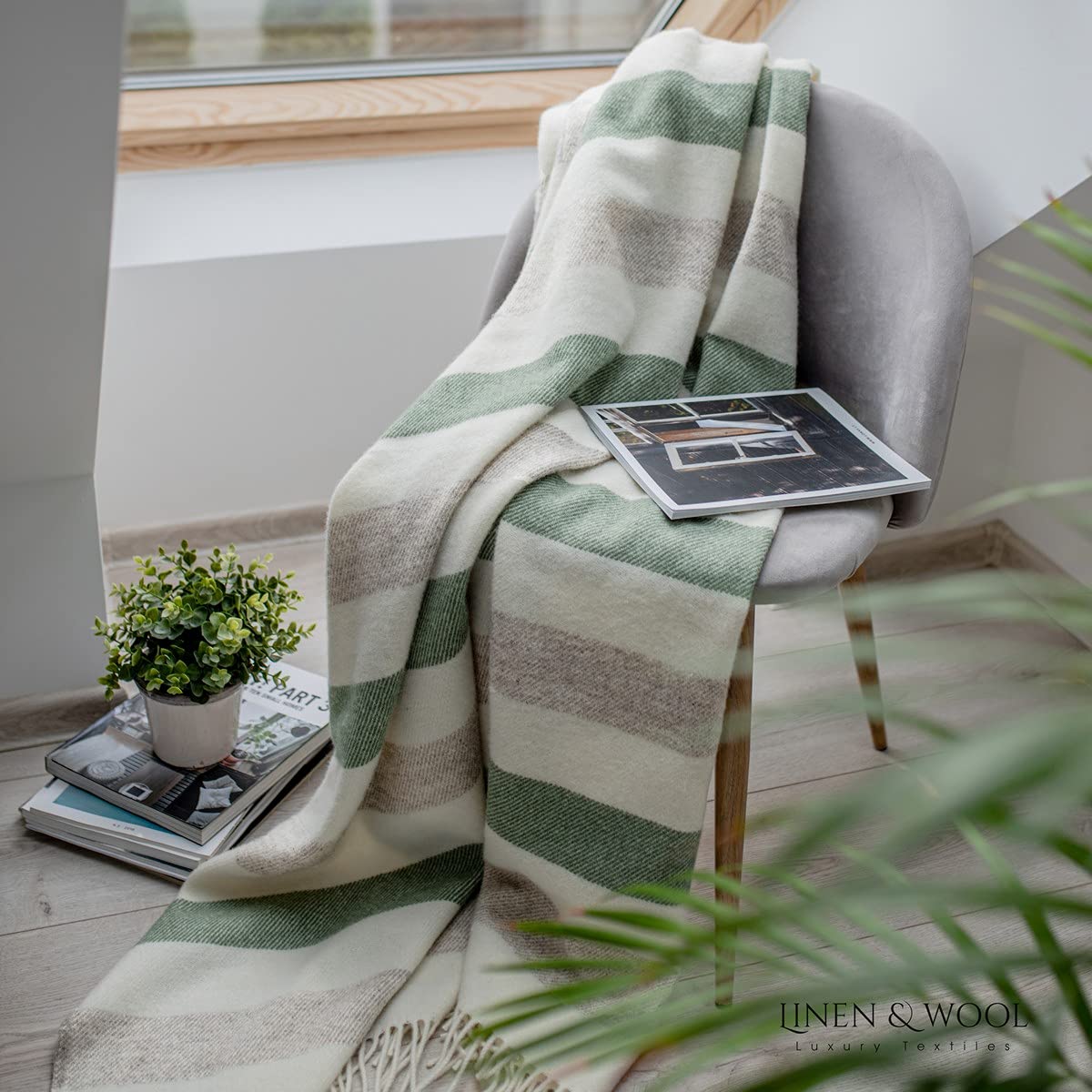 Linen & Cotton Suave y Cálida Manta de Sofa Malmo - 100% Pura Lana de Nueva Zelanda, Beige Blanco Verde (130 x 170 cm) Plaid Manta de Tiro a Rayas de Colores para Casa de Campo Sala de Estar Viaje
