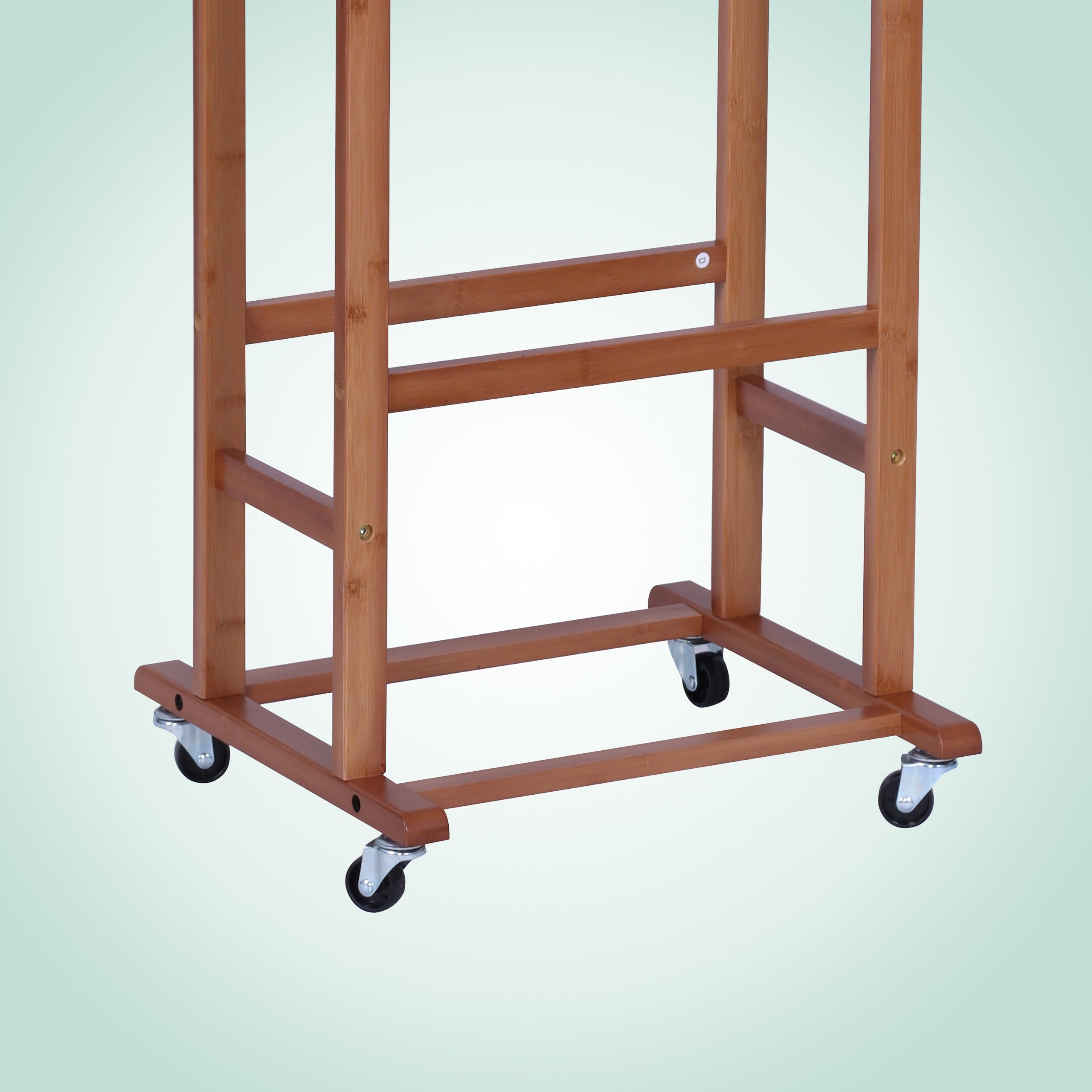 Relaxdays Valet sur roulettes en Bambou Premium, Porte-vêtements Chambre, H 107 x L 47 x P 37 cm, Brun