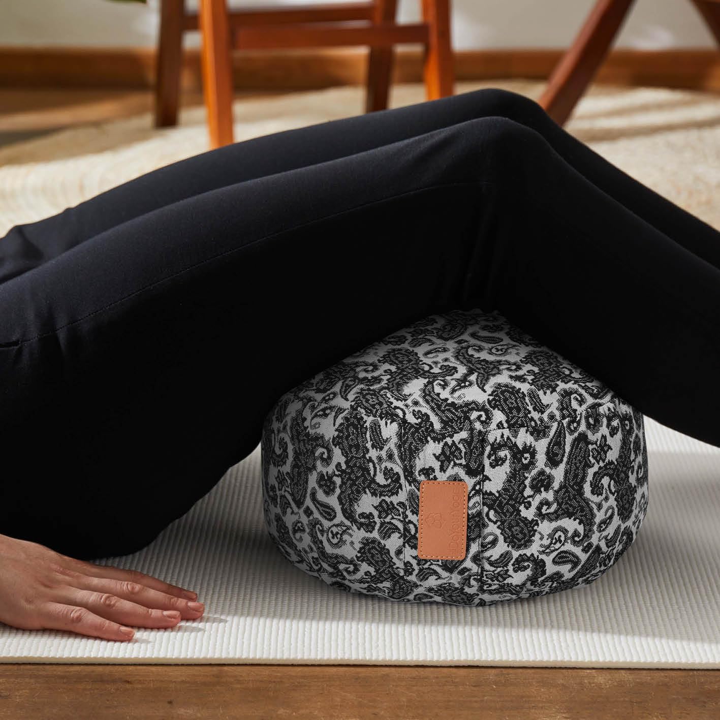 #DoYourYoga Poduszka do jogi "Vishnu" - idealna do jogi, pilaterów i długotrwałych medytacji - poszewka na kołdrę i możliwość prania - Wymiary: wys. 15 cm, D ok. 30 cm - dostępna w różnych wzorach
