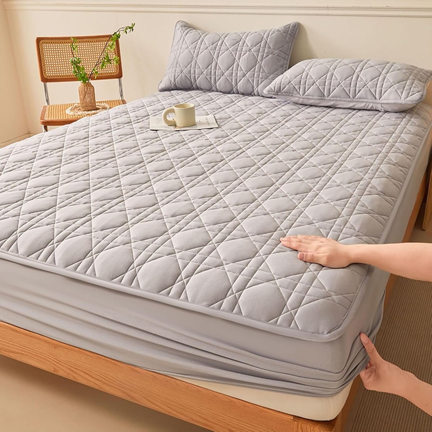 Beydodo Bed Fitted Sheet 48 x 78 inch, Standard Pocket Fitted Bed Sheet Yellow Geometric Quilted, Polycotton Mattress Protector and Pillowcase Set, 120x200cm