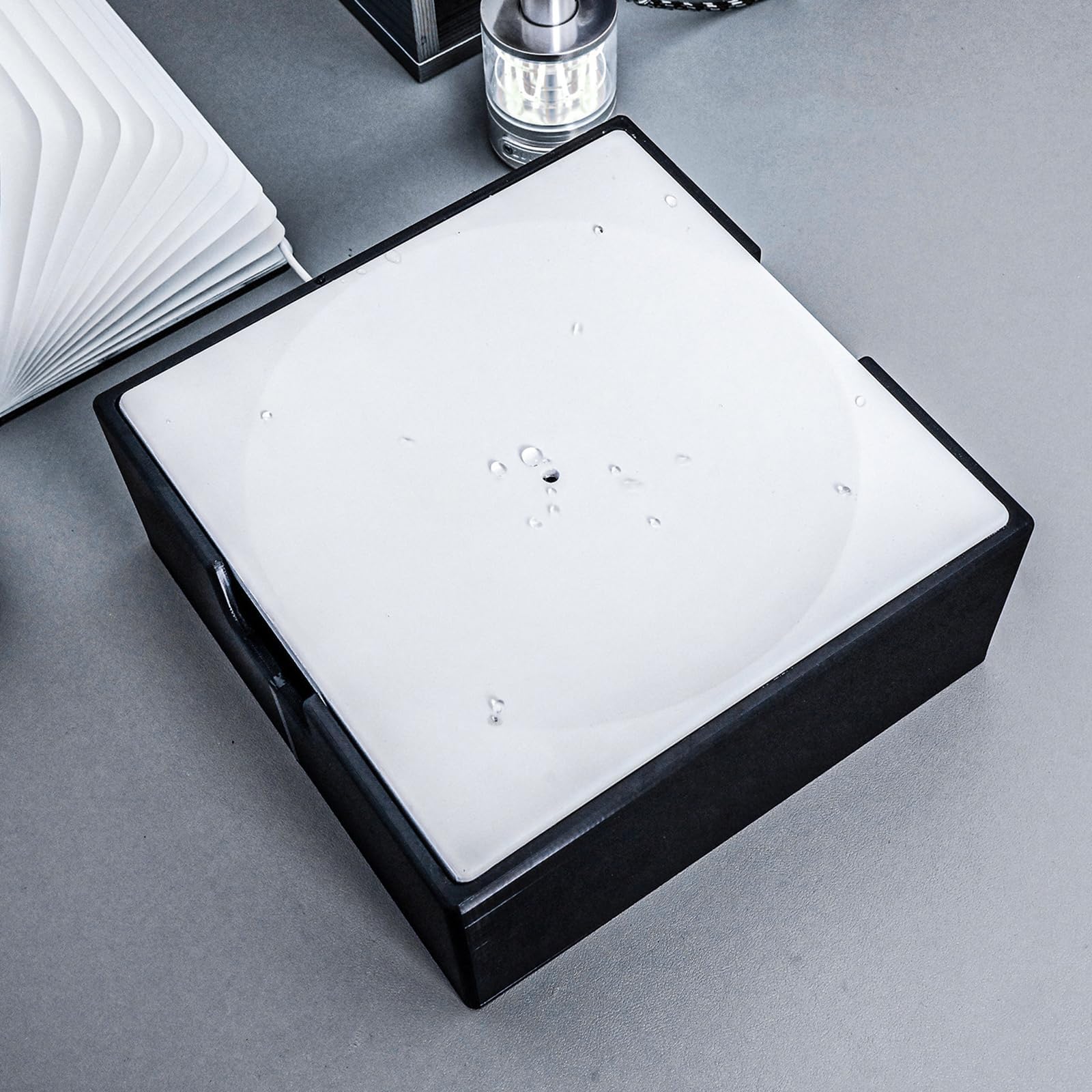 Giochi d'Acqua per Gatti da Interno, Gioco Interattivo con Goccia d'Acqua Automatica, con Serbatoio per L'acqua, per Gatti E Cani da Interno, Ufficio, Soggiorno, Camera da Letto