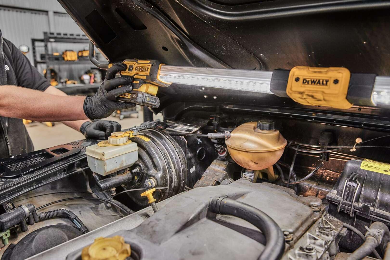DEWALT DCL045-XJ Lampada sottocofano senza batteria senza ricaricatore