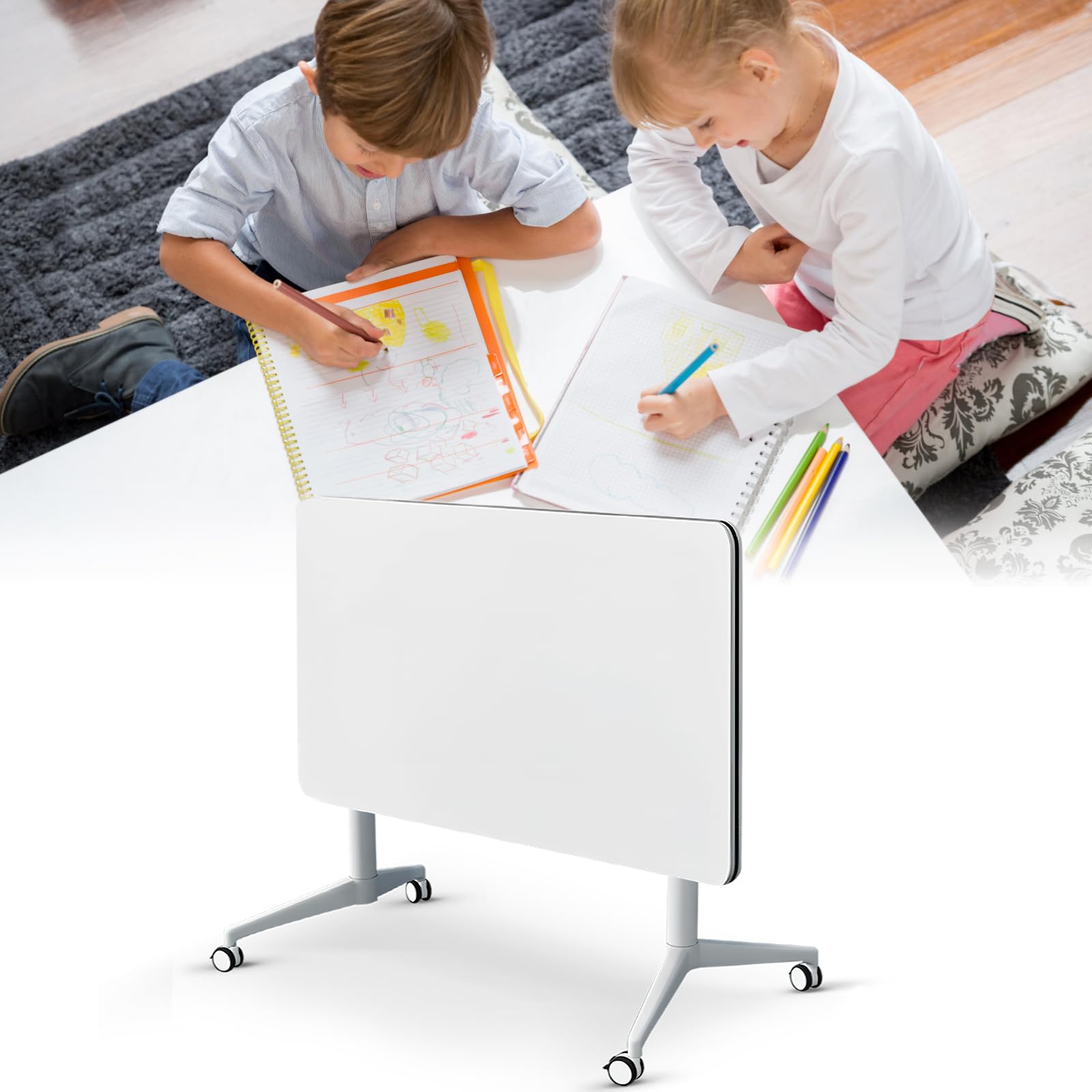 Table de conférence pliante blanche à roulettes pour gagner de l'espace au bureau