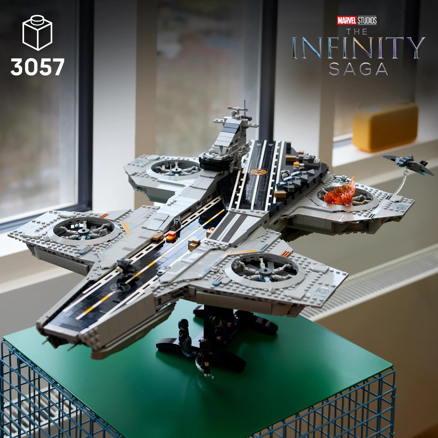 LEGO ǀ Marvel Elivelivolo S.H.I.E.L.D. - Kit di Modellismo per Adulti - 6 Minifigure, tra cui Captain America e Nick Fury - Decorazione per Mensola Fai da Te - Regalo per i Fan degli Avengers - 76354