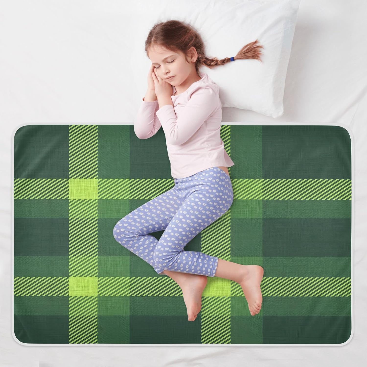 CEBUGI 34” x 52”Washable Underpads Heavy Absorbency Waterproof Incontinence Bed Pads Green Plaid Pee Pads for Adults Kids and Baby