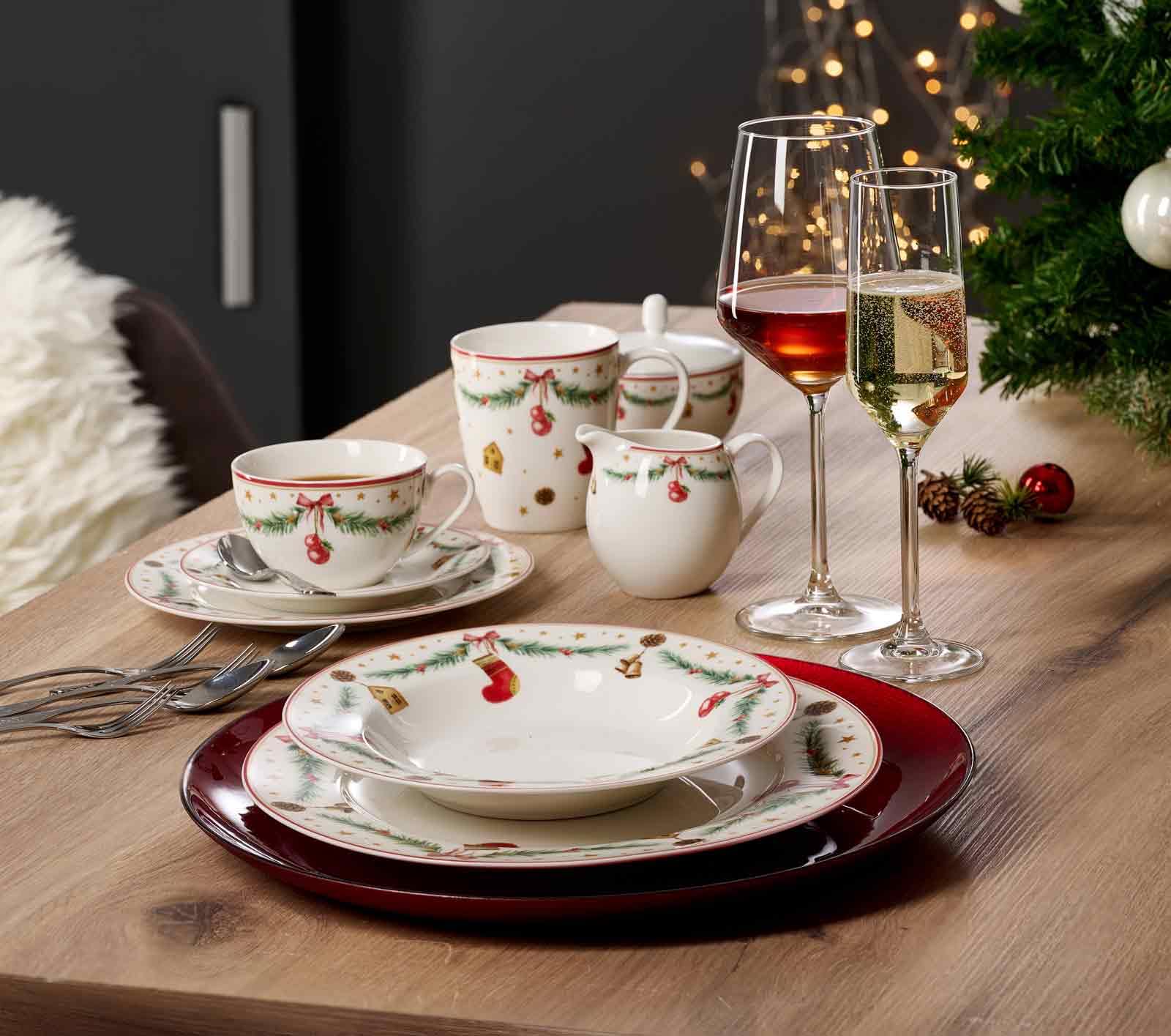 Ritzenhoff & Breker Holly Kaffeeservice 18-teilig für 6 Personen – Weihnachtsgeschirr aus Porzellan im Retro-Design – spülmaschinenfest & mikrowellengeeignet – Weiß/Rot/Grün