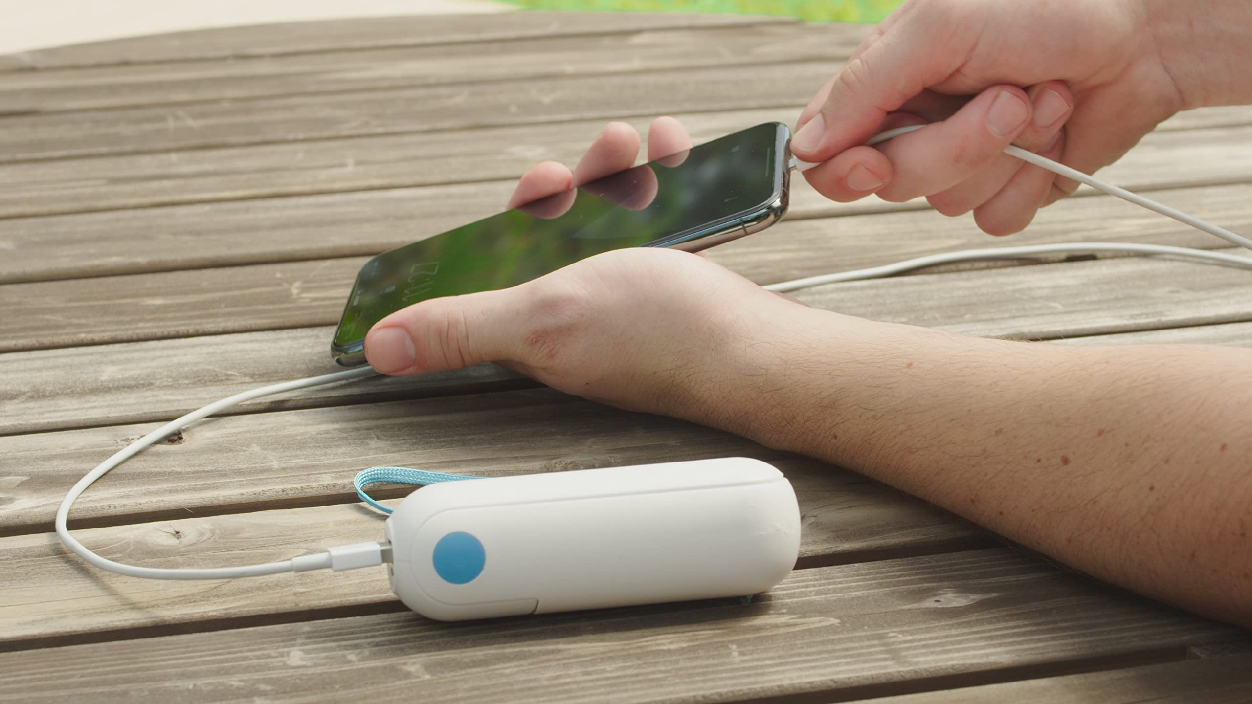 Go Fan Flip - Ventilador recargable de 3 velocidades y banco de energía en uno. Cabe en la palma, cuchillas flexibles suaves, hasta 10 horas de tiempo de funcionamiento 9
