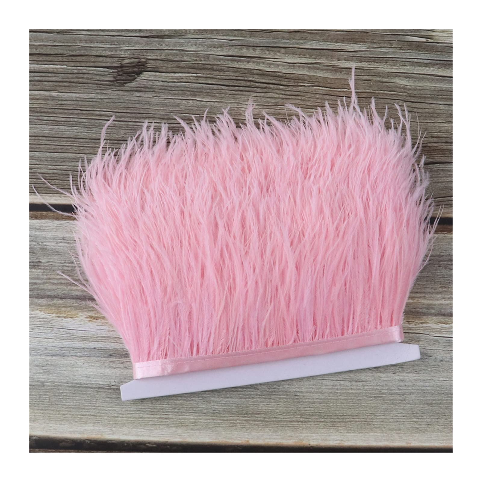 Ruban en plumes d'autruche rose pour sublimer vos décors de mariage de 10m